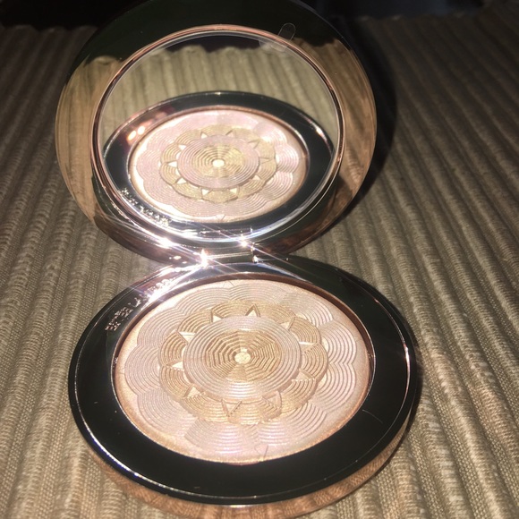 Estée Lauder Bronze Goddess Hilighting Powder - Picture 5 of 5